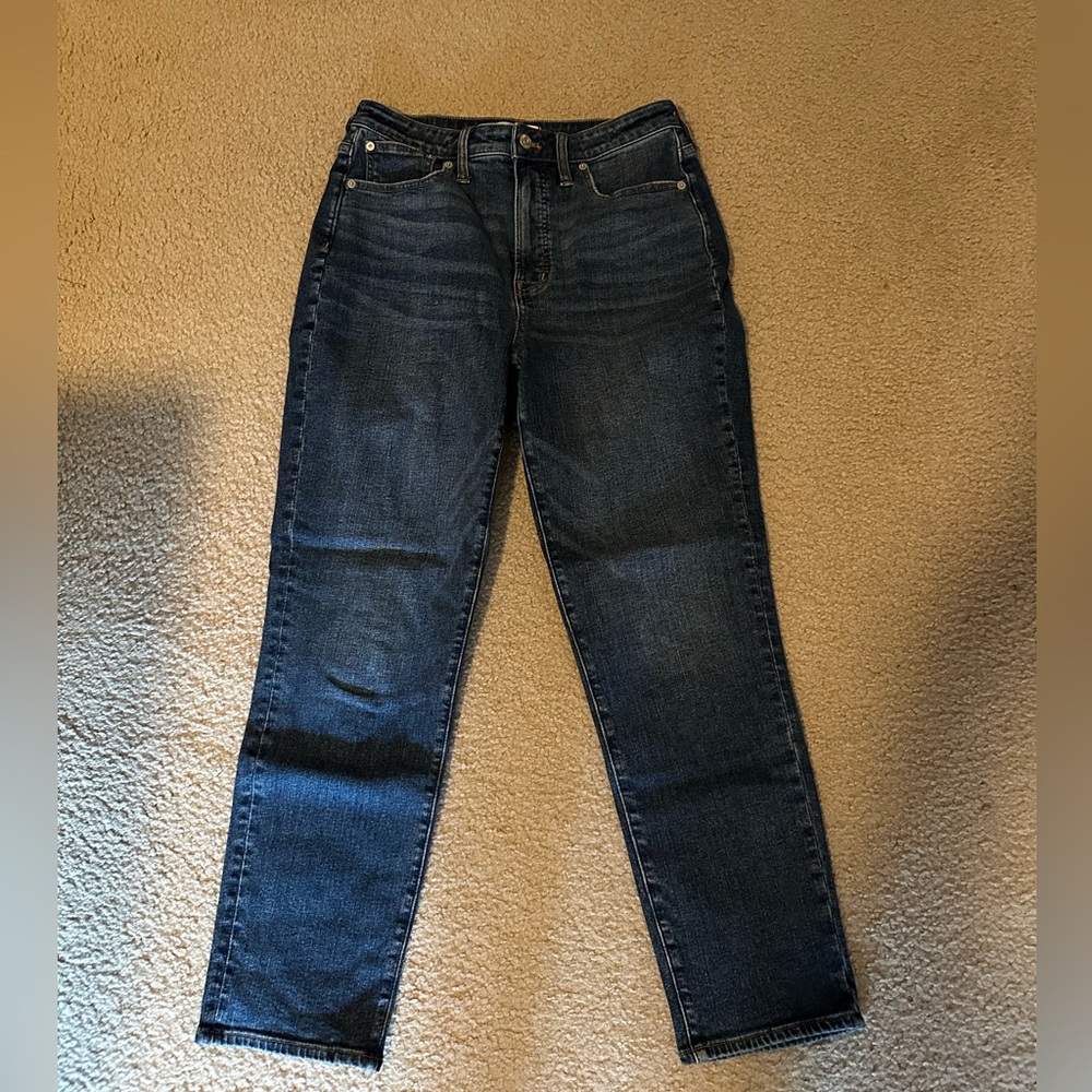 Madewell medium wash “the curvy perfect vintage jean” in Size 27.